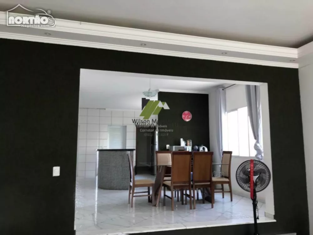 Casa à venda com 7 quartos, 320m² - Foto 2