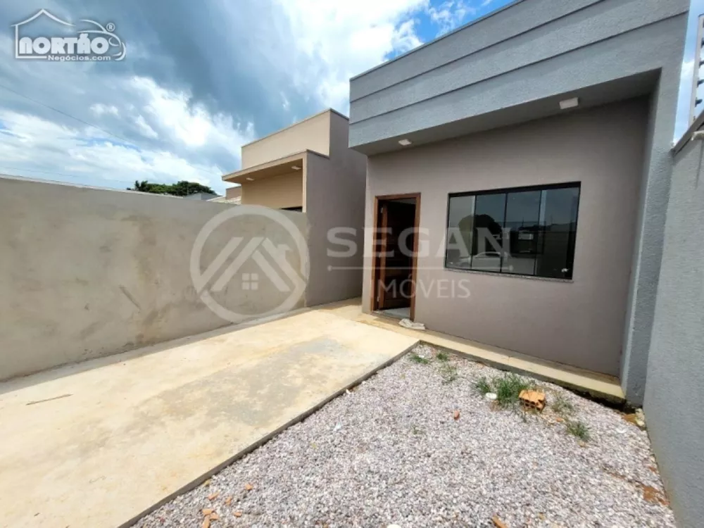 Casa à venda com 3 quartos, 57m² - Foto 2