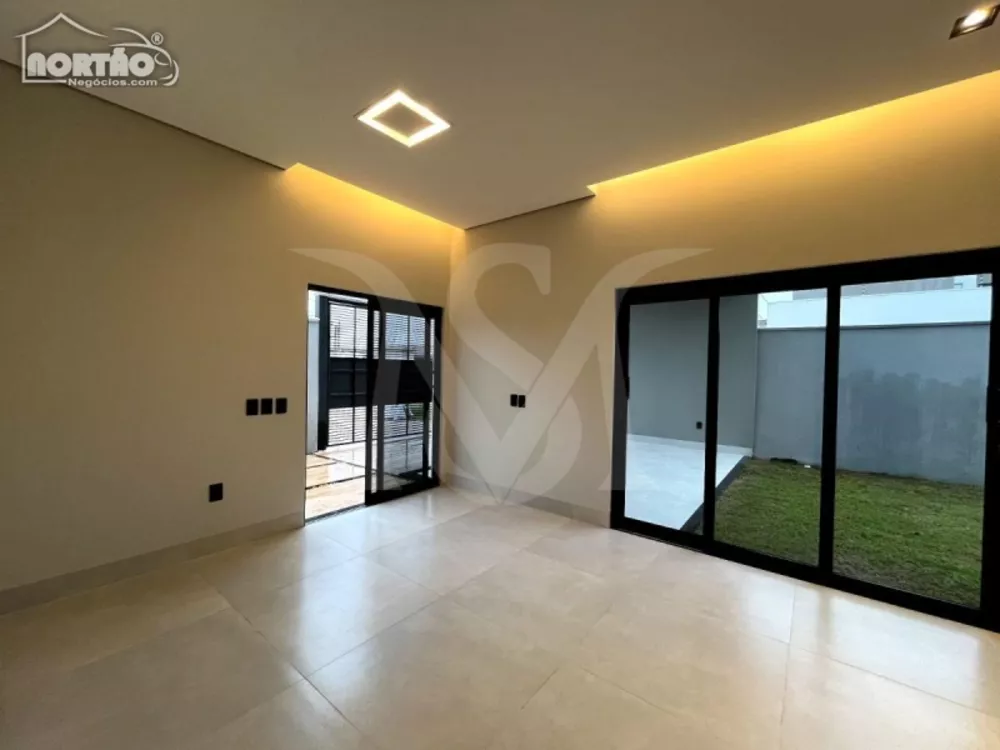 Casa à venda com 2 quartos, 147m² - Foto 4