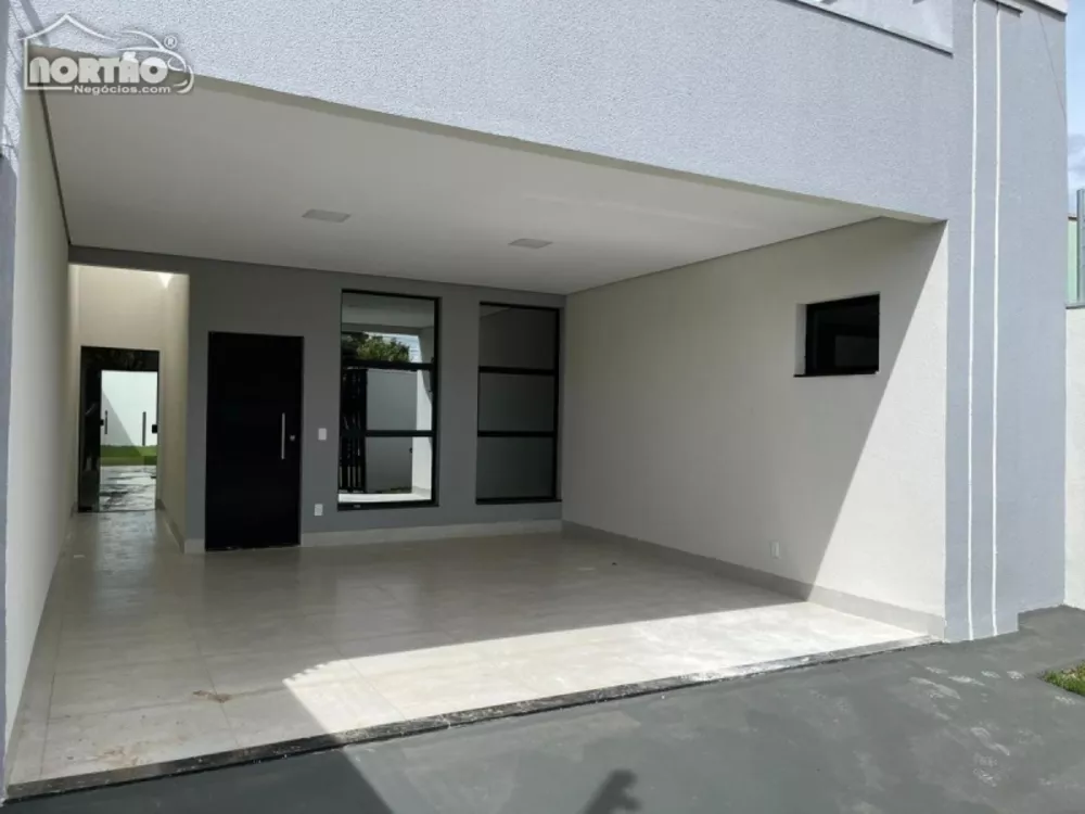 Casa à venda com 3 quartos, 121m² - Foto 2