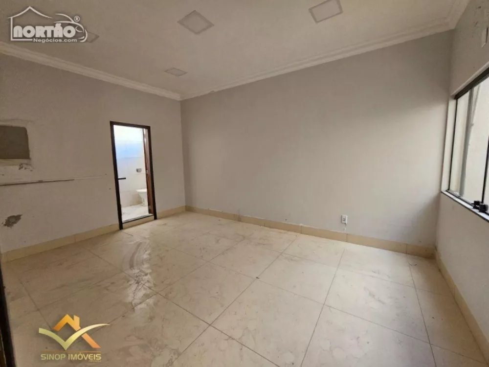 Casa à venda com 3 quartos, 80m² - Foto 2