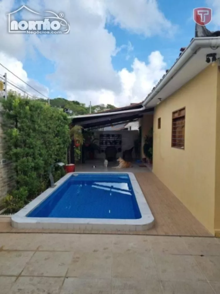 Casa à venda com 4 quartos, 233m² - Foto 3