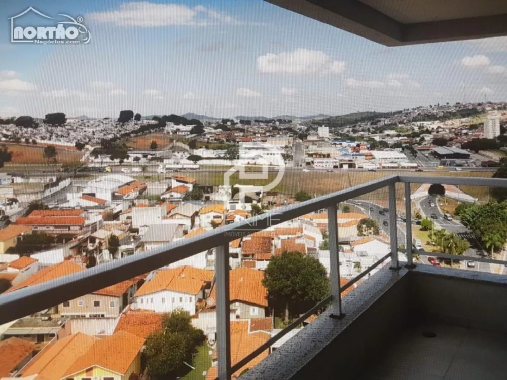 Casa à venda com 4 quartos, 90m² - Foto 2