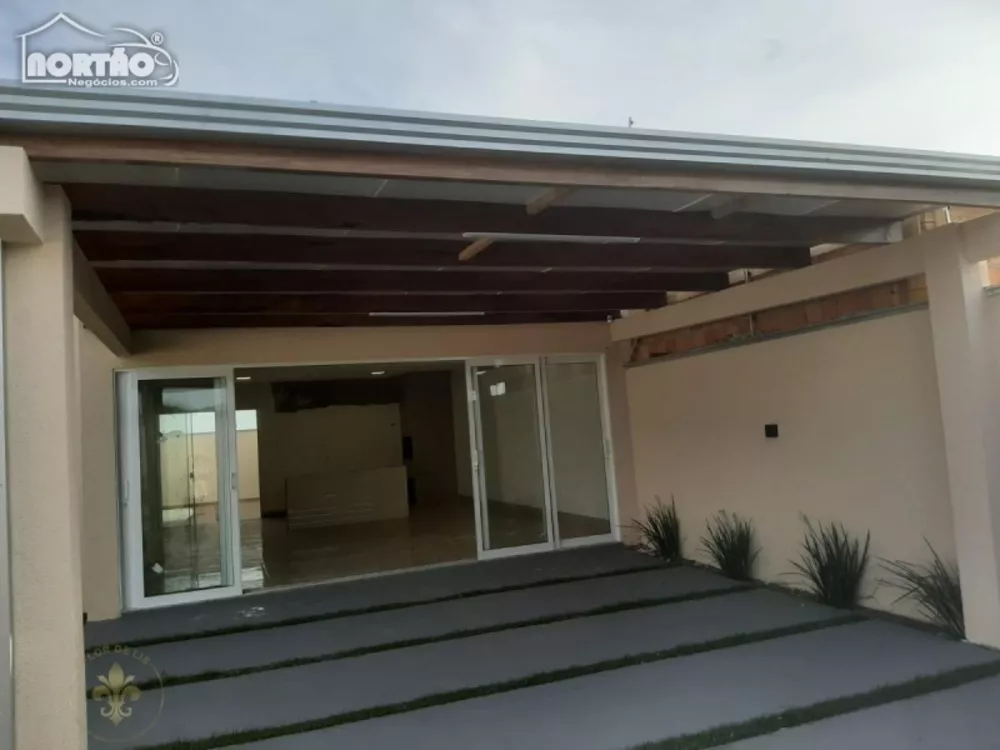 Casa à venda com 3 quartos, 180m² - Foto 4