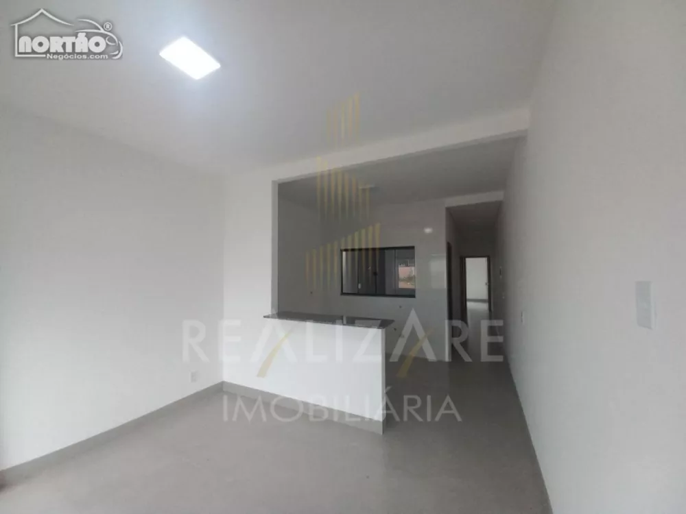 Casa à venda com 3 quartos, 57m² - Foto 2