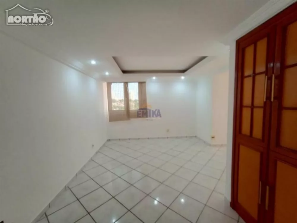 Casa à venda com 2 quartos, 95m² - Foto 3