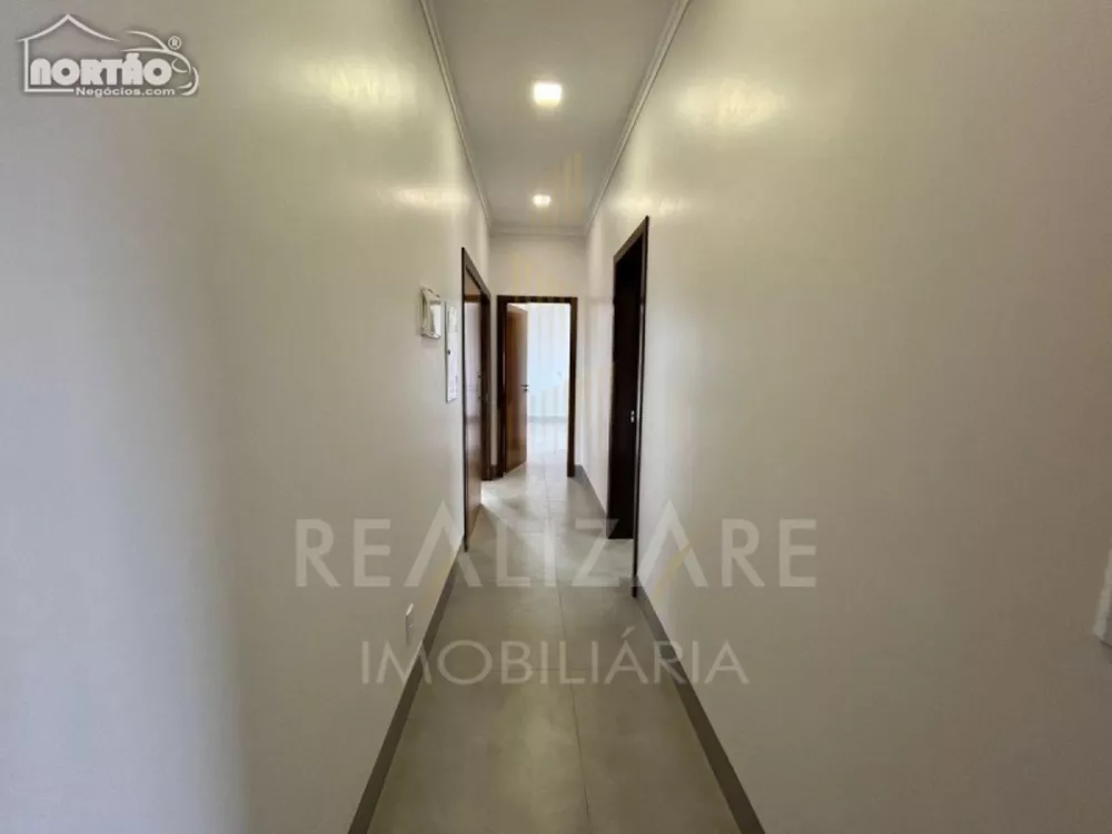 Casa à venda com 4 quartos, 171m² - Foto 4