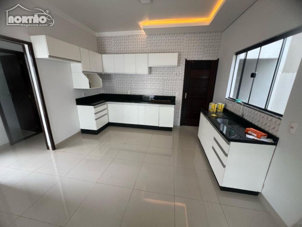 Casa, 3 quartos, 105 m² - Foto 2