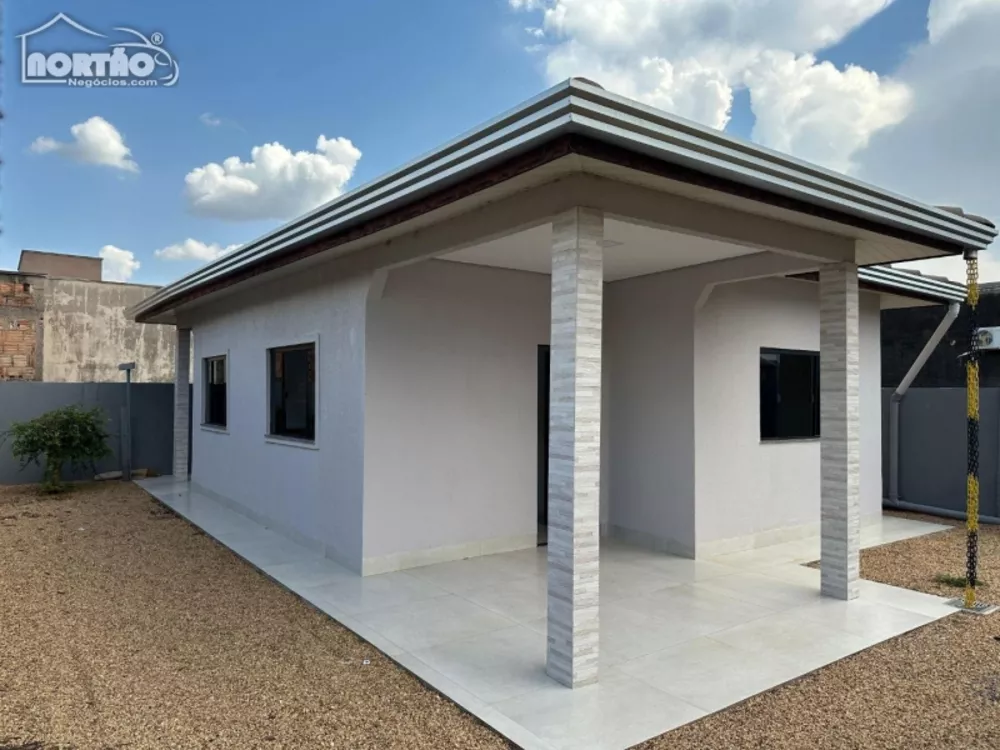 Casa à venda com 2 quartos, 80m² - Foto 4