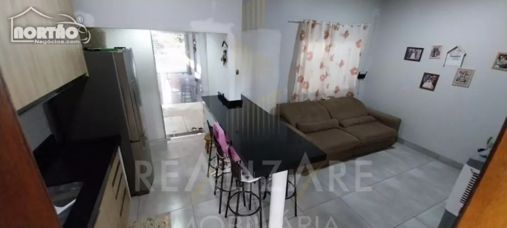 Casa à venda com 3 quartos, 69m² - Foto 4