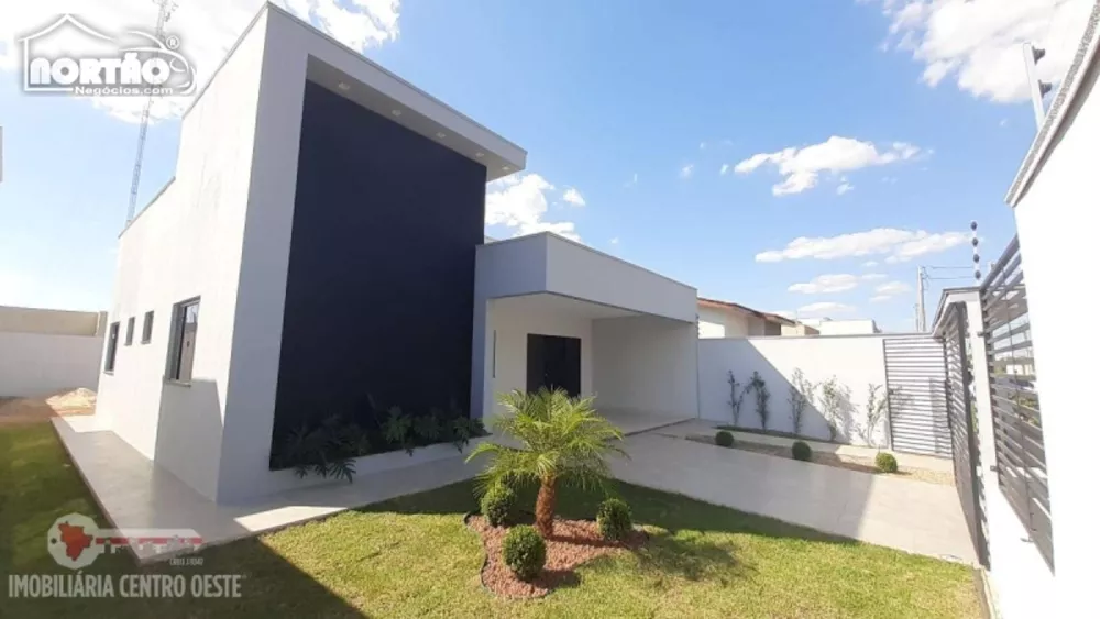 Casa à venda com 3 quartos, 110m² - Foto 1