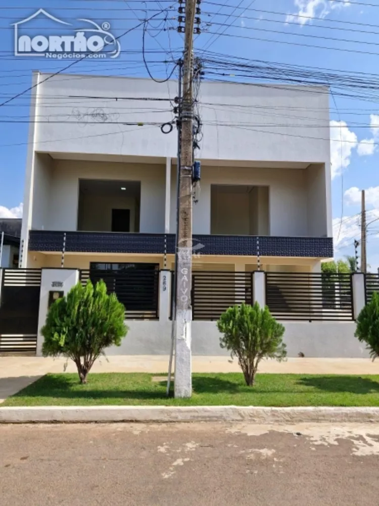 Casa à venda com 3 quartos, 193m² - Foto 1