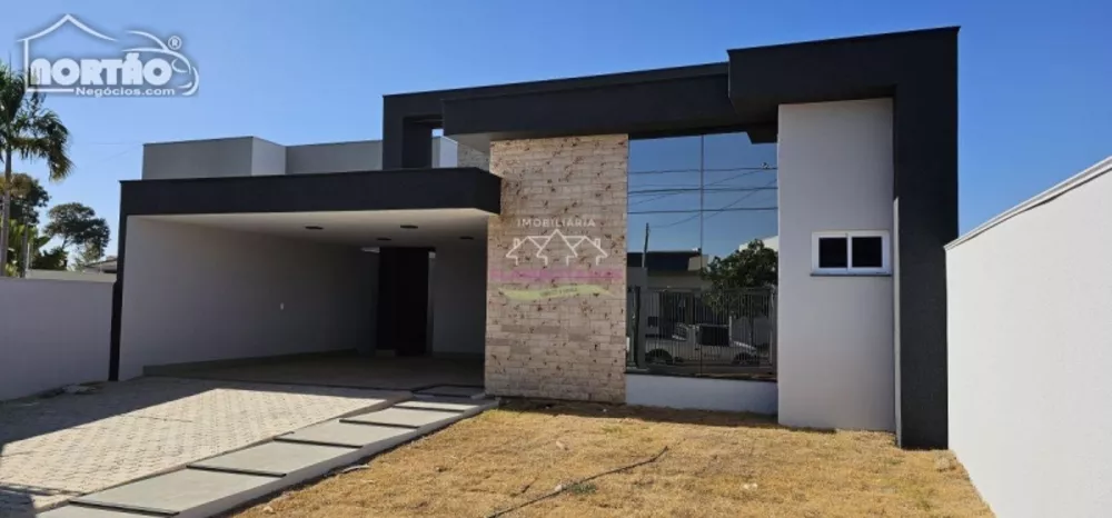 Casa à venda com 4 quartos, 228m² - Foto 4