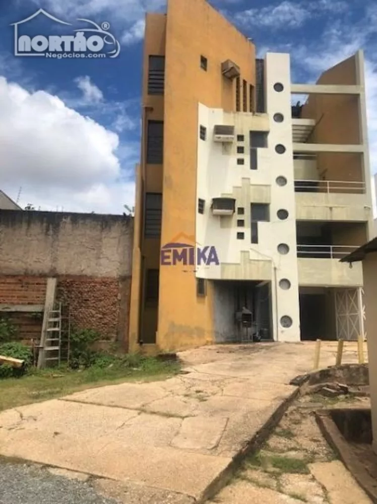 Casa à venda com 8 quartos, 729m² - Foto 2