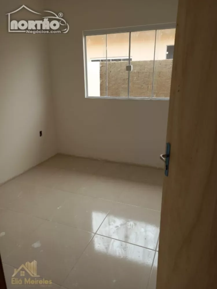 Casa à venda com 4 quartos, 70m² - Foto 4