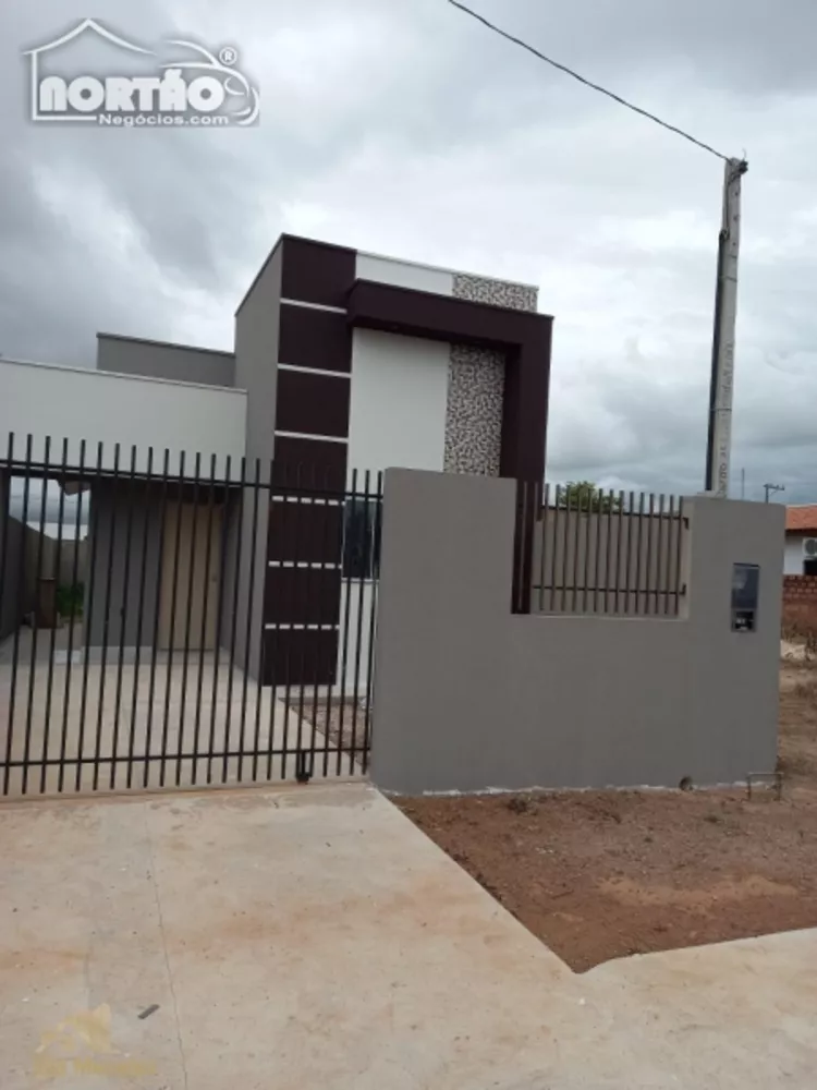 Casa à venda com 4 quartos, 70m² - Foto 1