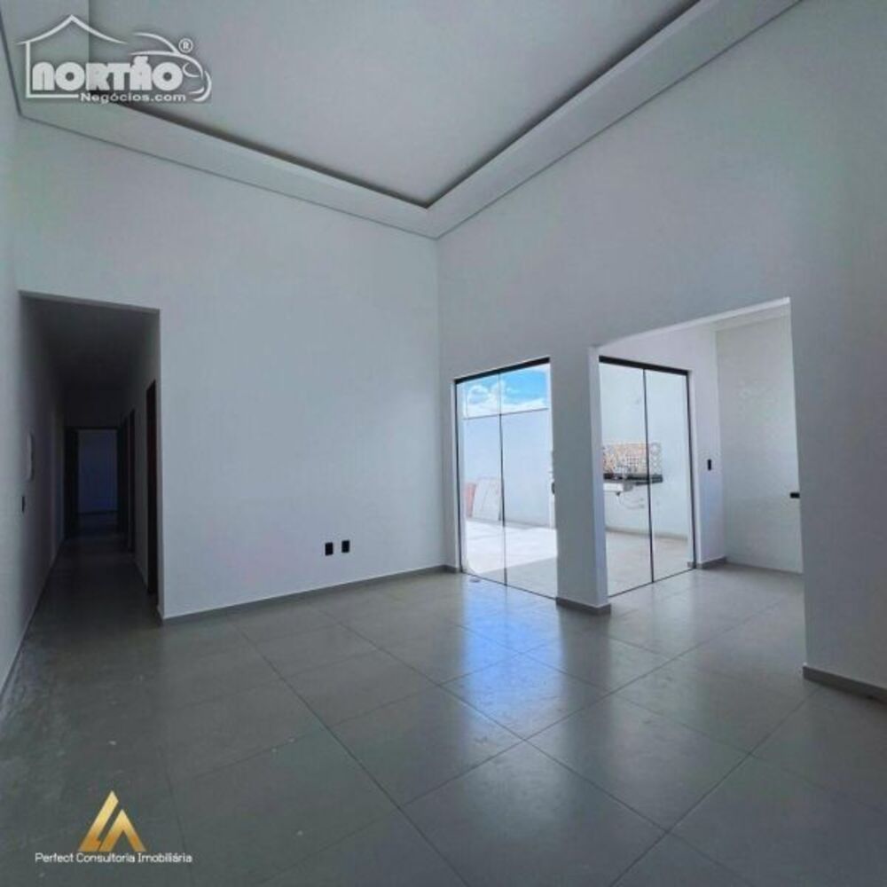 Casa à venda com 4 quartos, 98m² - Foto 4