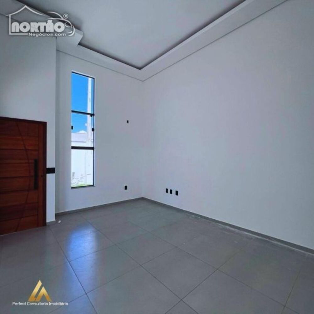 Casa à venda com 4 quartos, 98m² - Foto 3