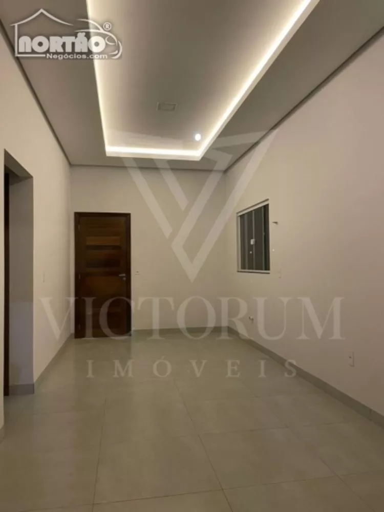 Casa à venda com 3 quartos, 320m² - Foto 3