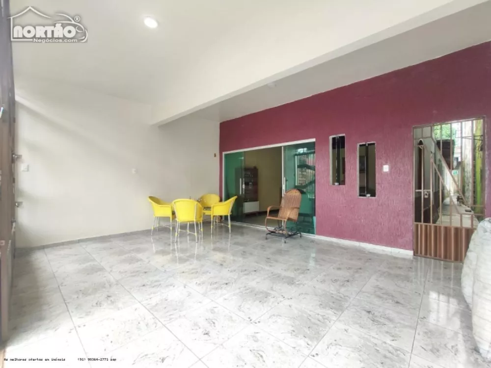 Casa à venda com 4 quartos, 300m² - Foto 2