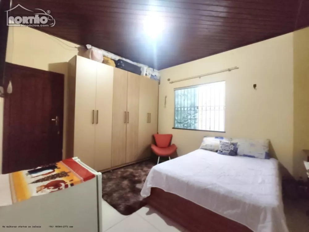 Casa à venda com 4 quartos, 300m² - Foto 4