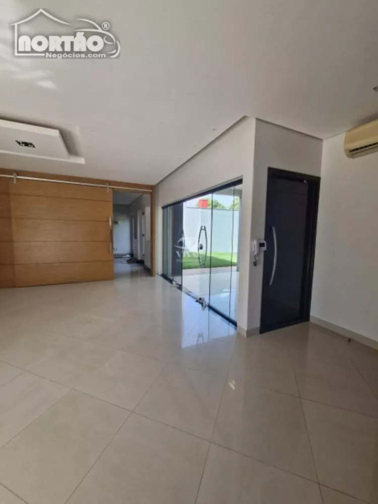 Casa à venda com 4 quartos, 500m² - Foto 2