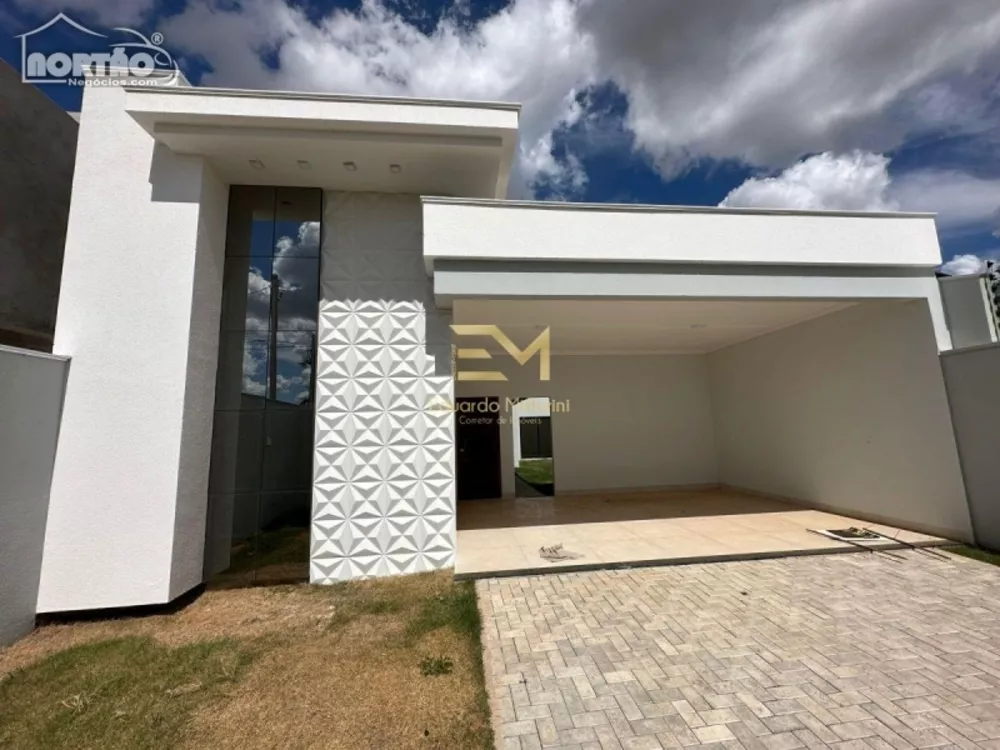 Casa à venda com 1 quarto, 180m² - Foto 1