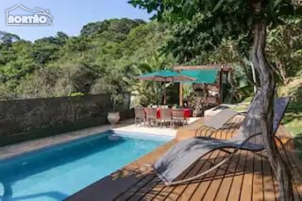 Casa, 4 quartos, 195 m² - Foto 1