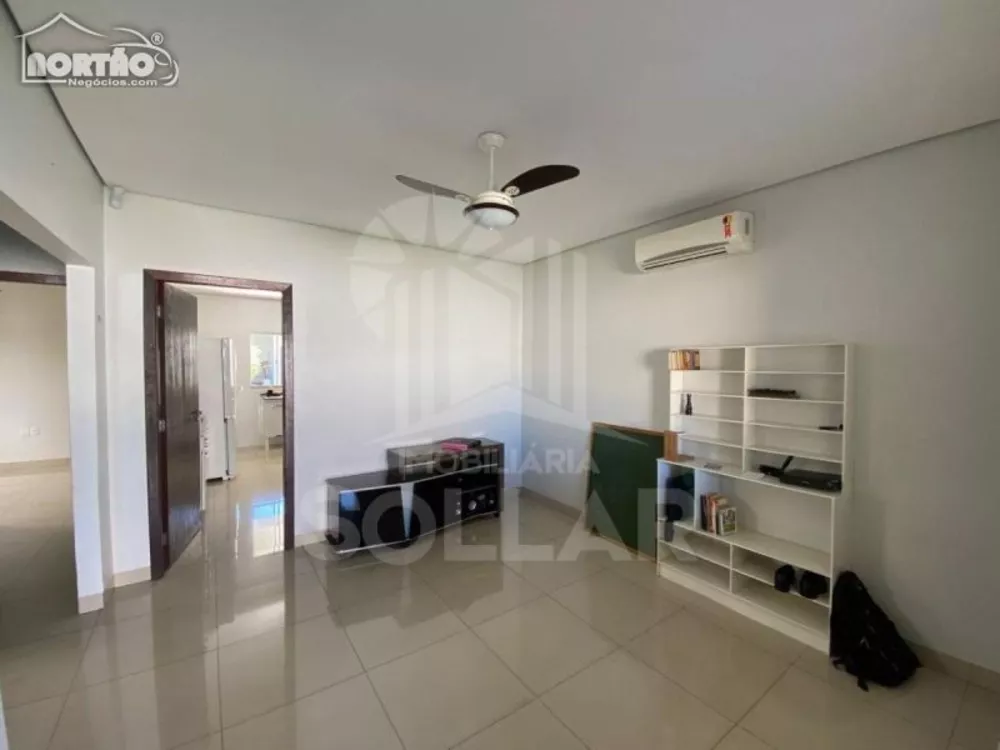 Casa, 3 quartos, 210 m² - Foto 4