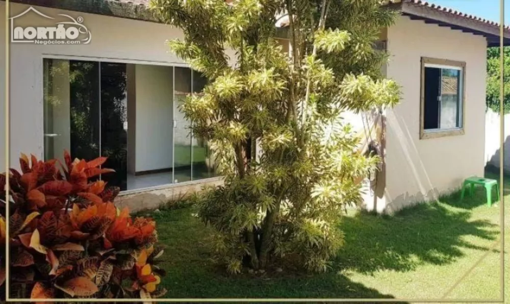 Casa à venda com 6 quartos, 210m² - Foto 1