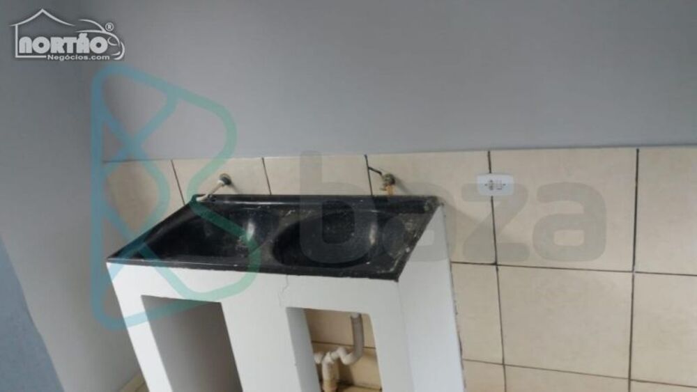 Casa à venda com 6 quartos, 100m² - Foto 1