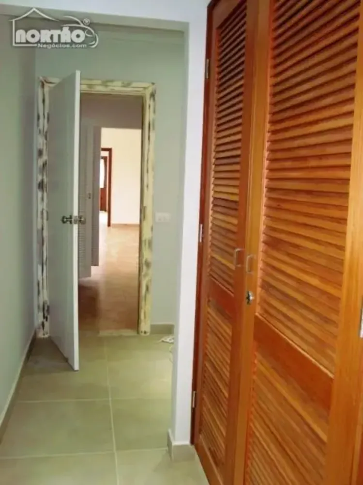 Casa, 5 quartos, 260 m² - Foto 9