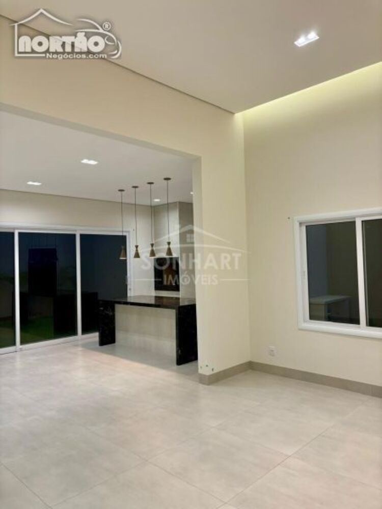 Casa à venda com 1 quarto, 172m² - Foto 3