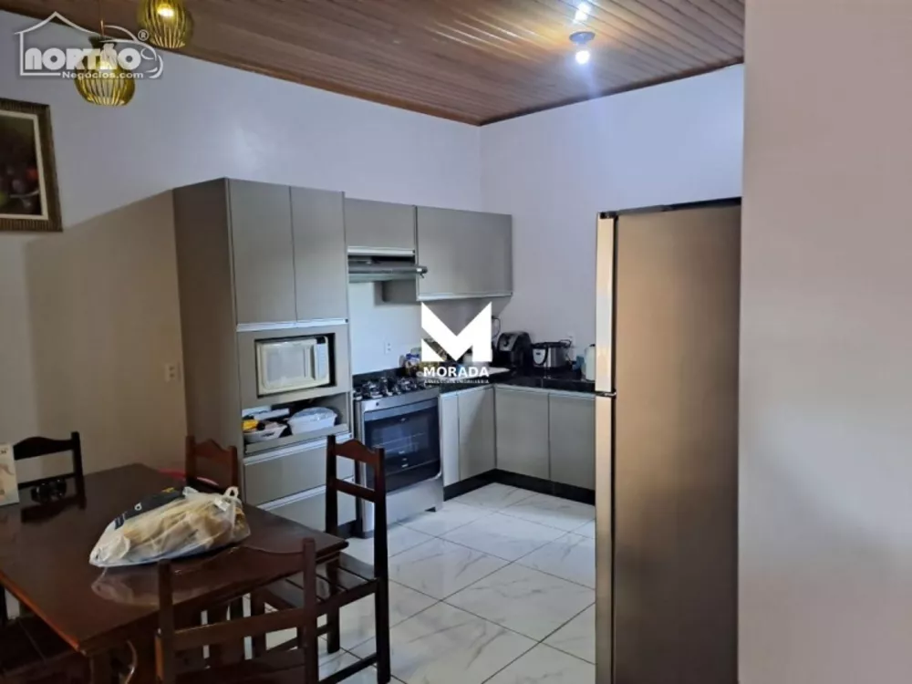 Casa à venda com 4 quartos, 150m² - Foto 4