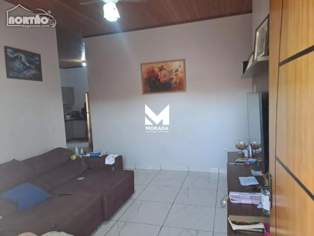 Casa à venda com 4 quartos, 150m² - Foto 2