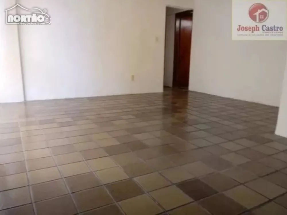 Casa à venda com 4 quartos, 120m² - Foto 3