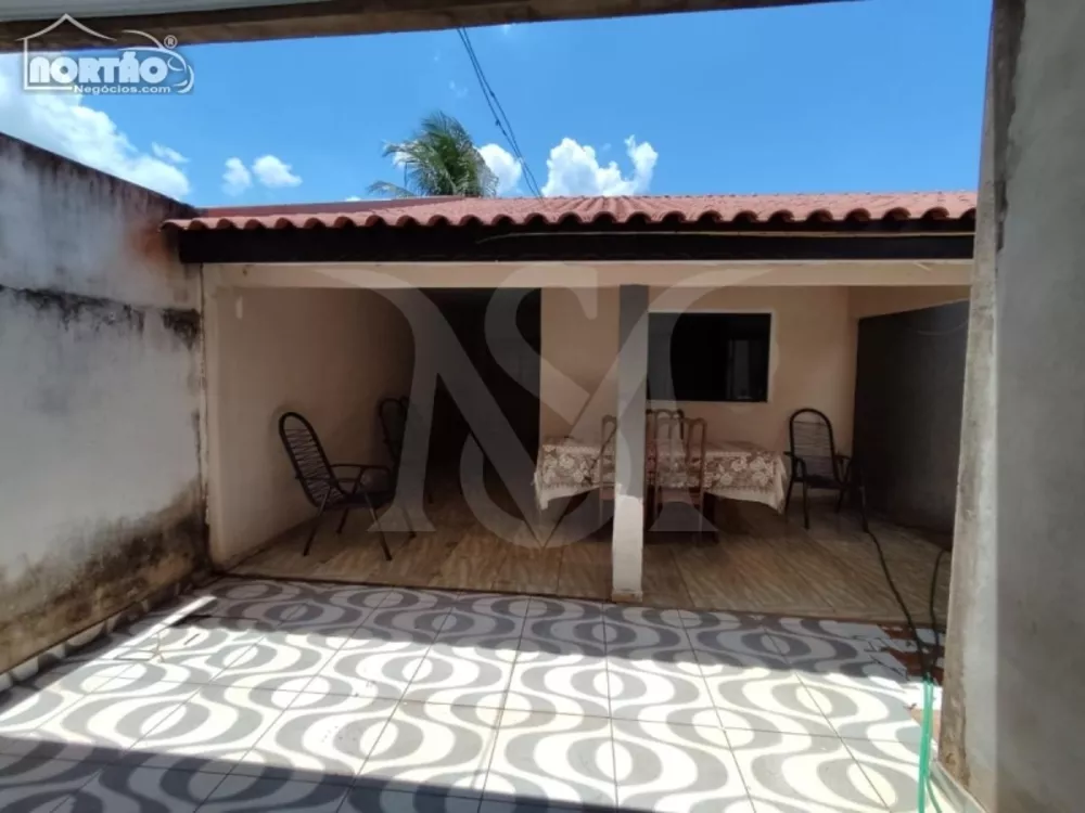 Casa à venda com 4 quartos, 200m² - Foto 3