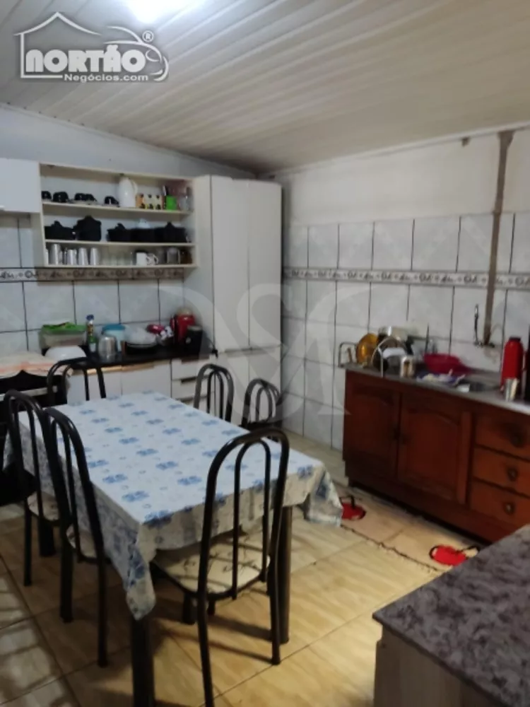 Casa à venda com 4 quartos, 200m² - Foto 4