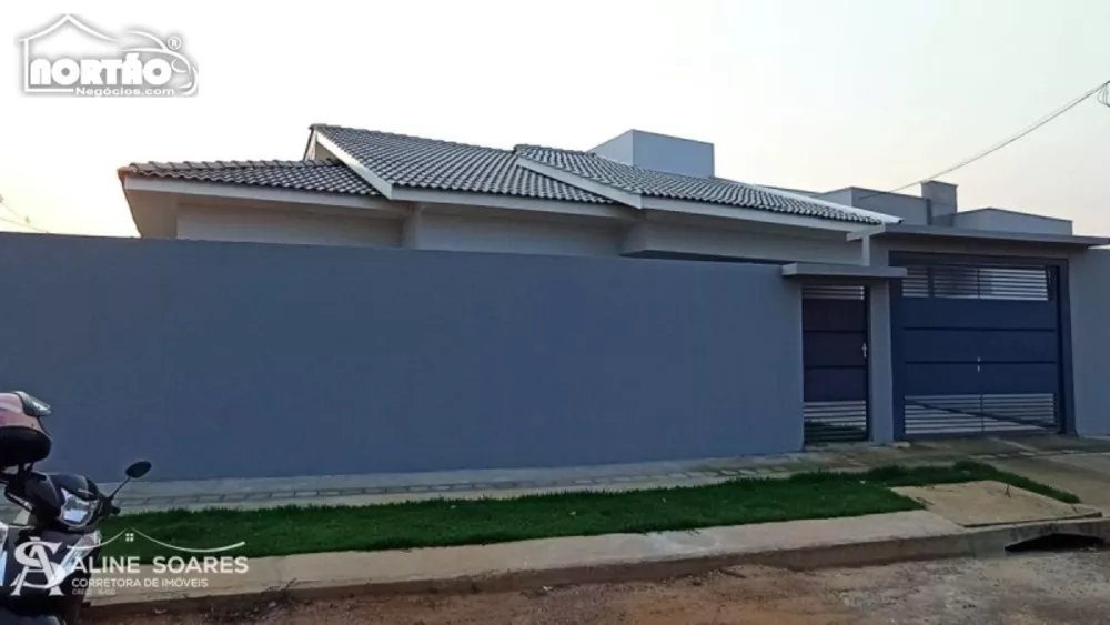 Casa à venda com 4 quartos, 104m² - Foto 1