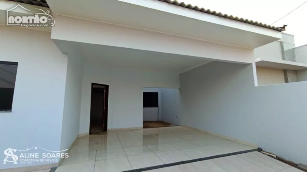 Casa à venda com 4 quartos, 104m² - Foto 2