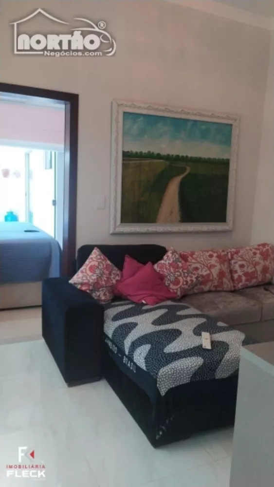 Casa à venda com 4 quartos, 164m² - Foto 3