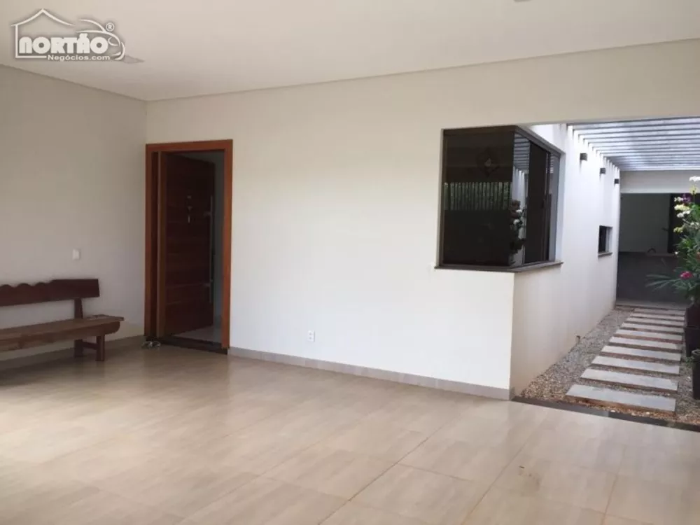 Casa à venda com 4 quartos, 280m² - Foto 3