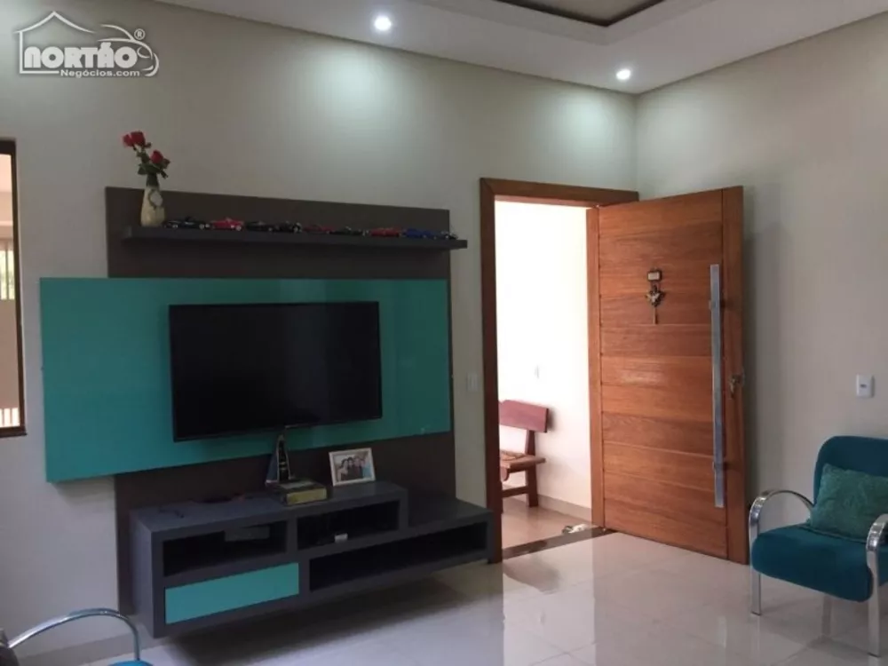 Casa à venda com 4 quartos, 280m² - Foto 2