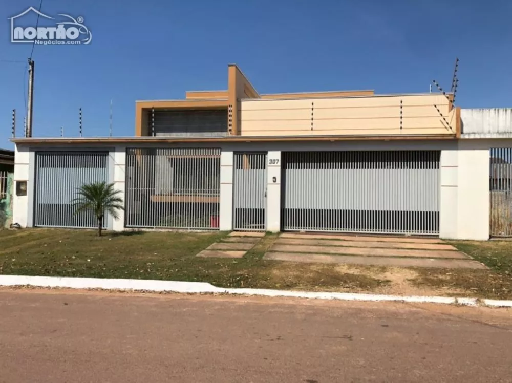 Casa à venda com 4 quartos, 280m² - Foto 1