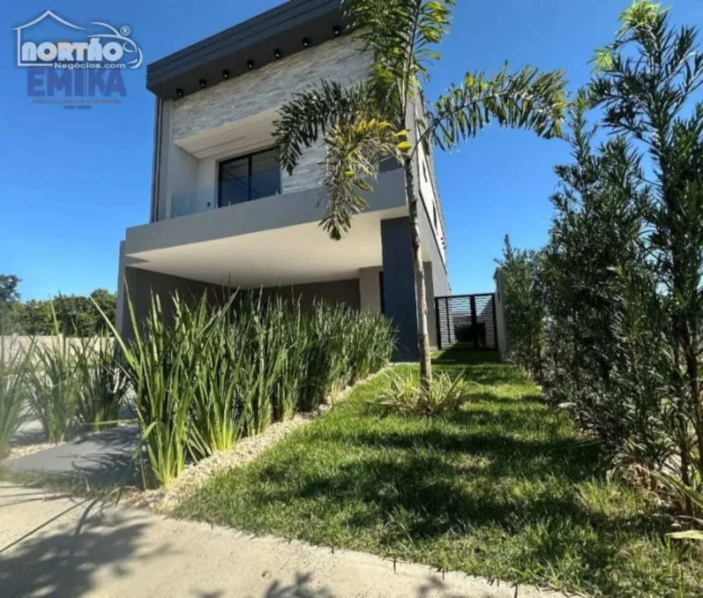 Casa à venda com 4 quartos, 300m² - Foto 2