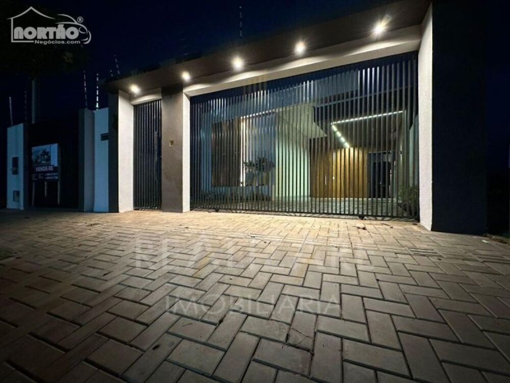 Casa, 4 quartos, 127 m² - Foto 1