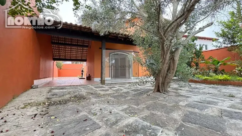 Casa, 4 quartos, 240 m² - Foto 2