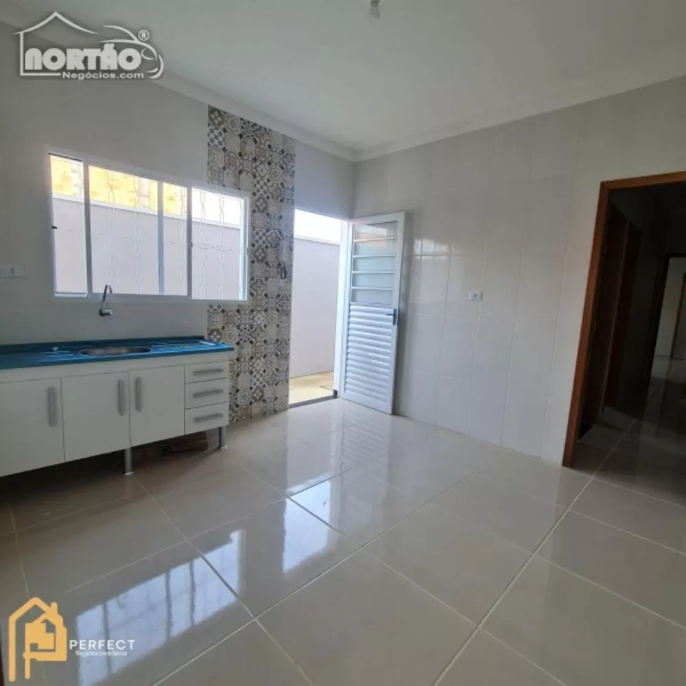 Casa à venda com 3 quartos, 150m² - Foto 4