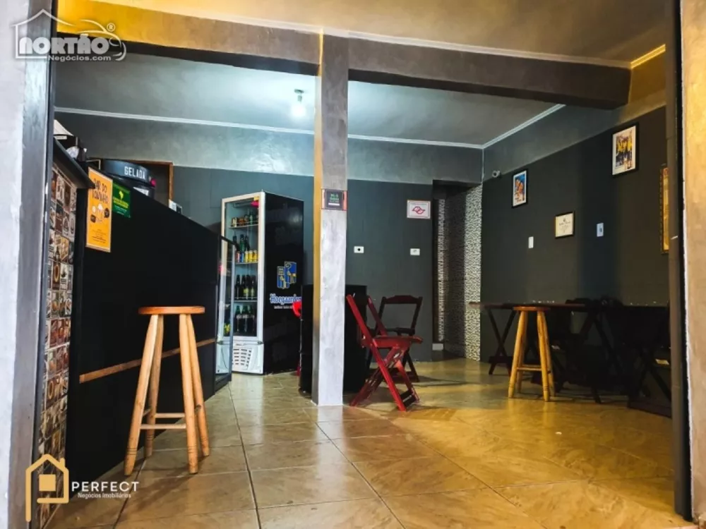 Casa à venda com 5 quartos, 300m² - Foto 2