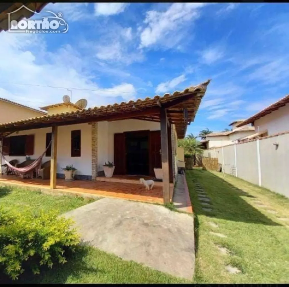 Casa à venda com 4 quartos, 195m² - Foto 2